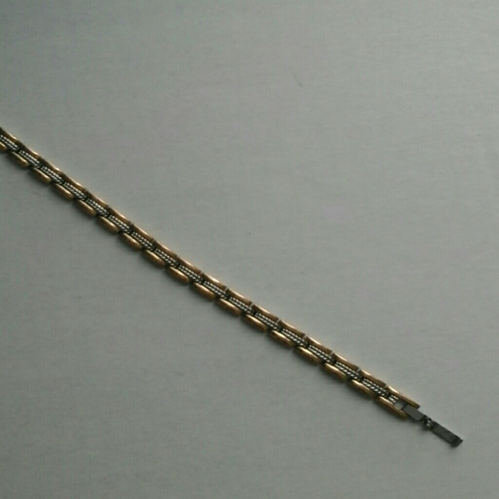 Sabona. Bracelet